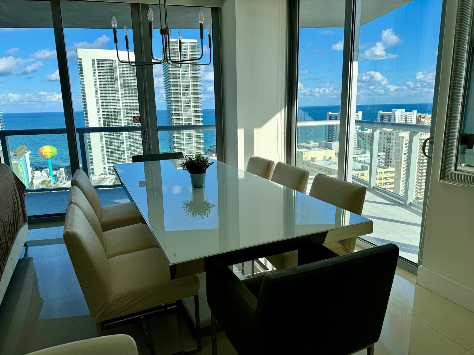 Mvr Apartments At Beachwalk Resort ハランデール・ビーチ エクステリア 写真