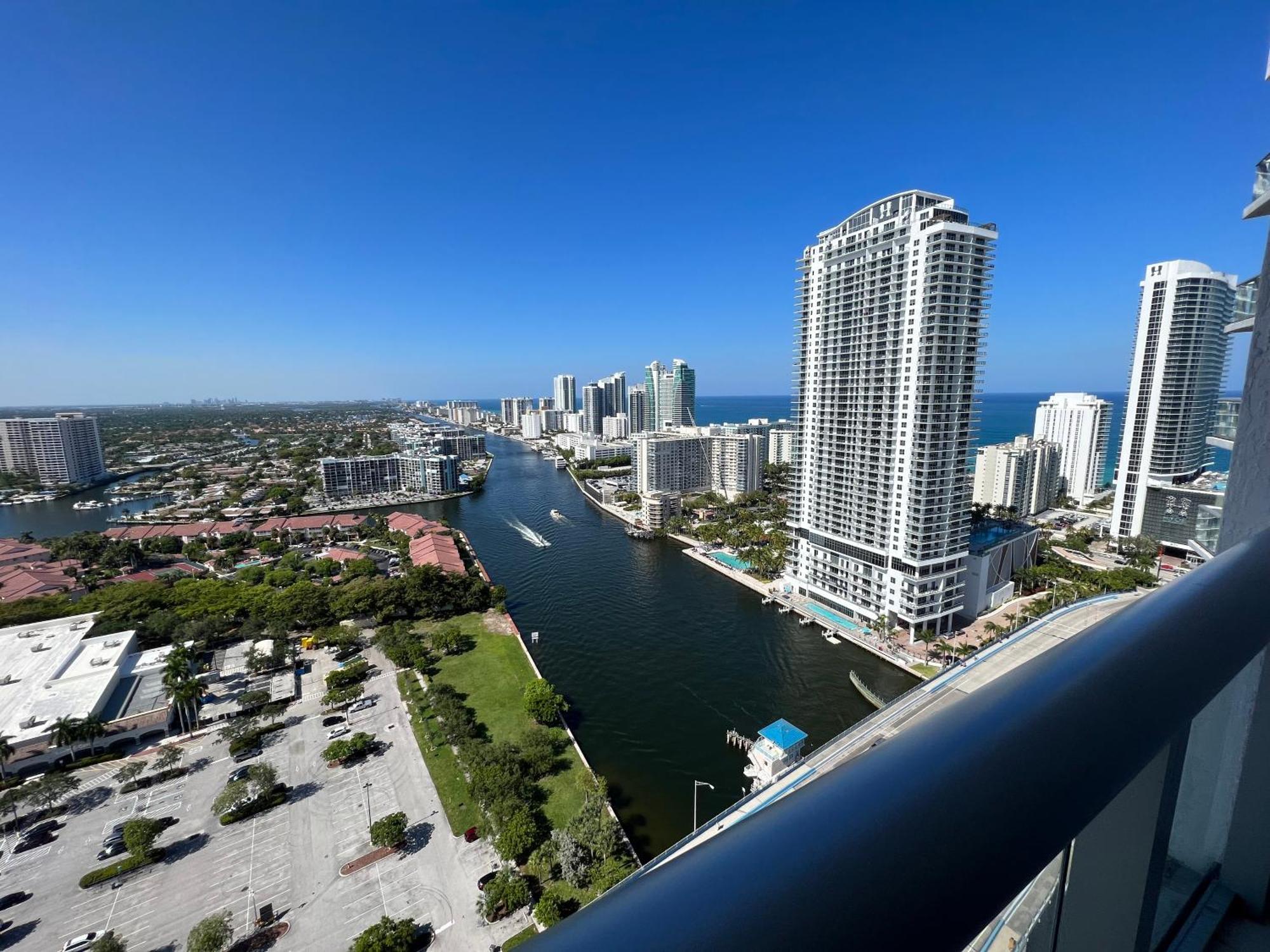 Mvr Apartments At Beachwalk Resort ハランデール・ビーチ エクステリア 写真
