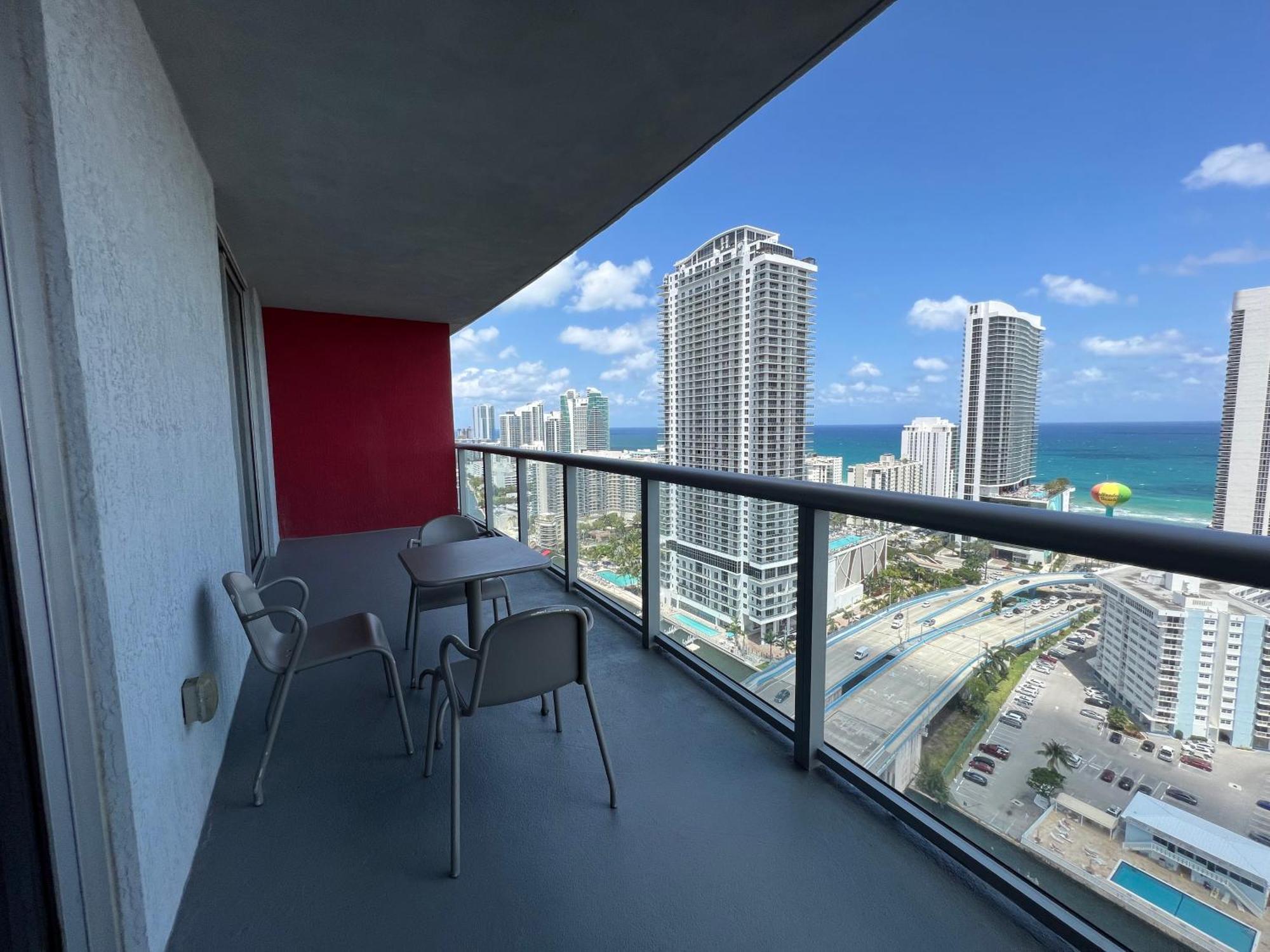 Mvr Apartments At Beachwalk Resort ハランデール・ビーチ エクステリア 写真