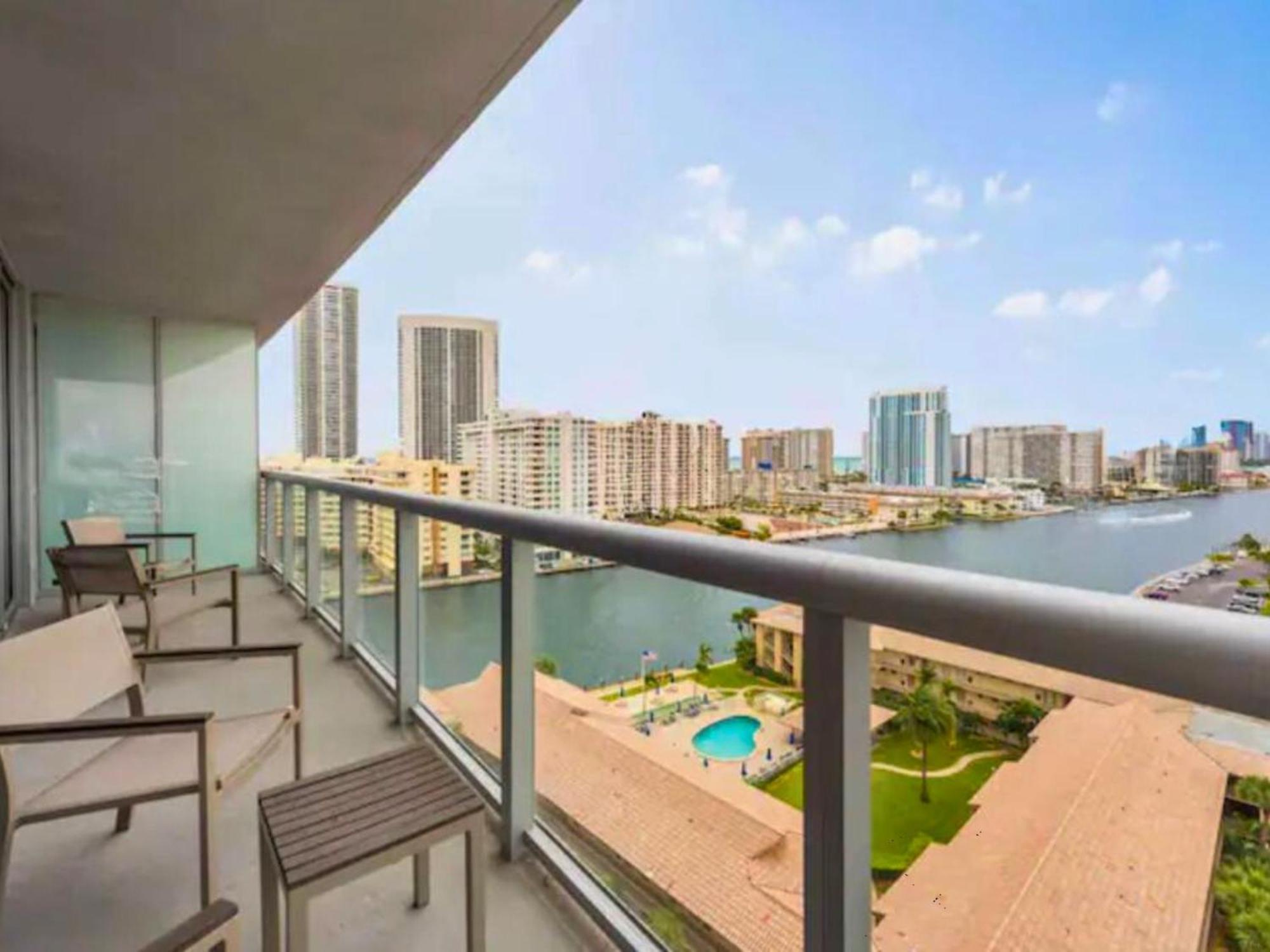 Mvr Apartments At Beachwalk Resort ハランデール・ビーチ エクステリア 写真