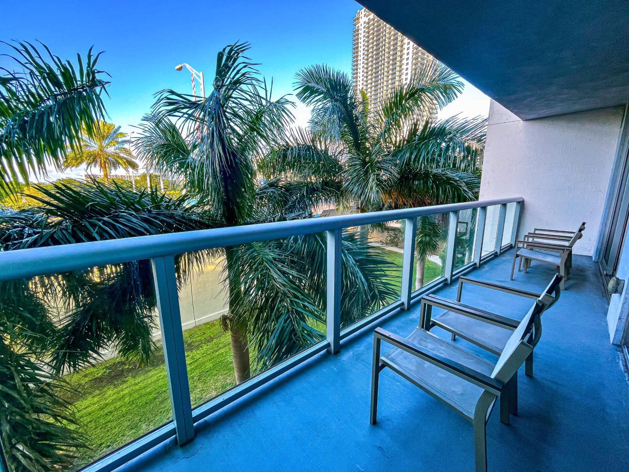 Mvr Apartments At Beachwalk Resort ハランデール・ビーチ エクステリア 写真